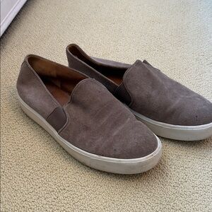 Vince Slip-On Suede Moccasins loafers in tan/Brown with White Sole 9.5